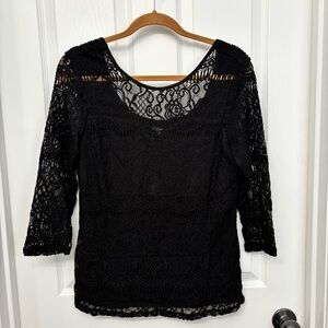 Black Lace Scallop Top | Adrianna Papell M